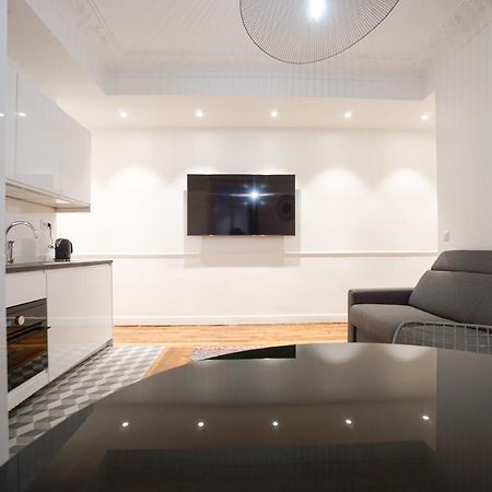 Apartamento Large Flat At 2 Steps From The Eiffel Tower París Exterior foto