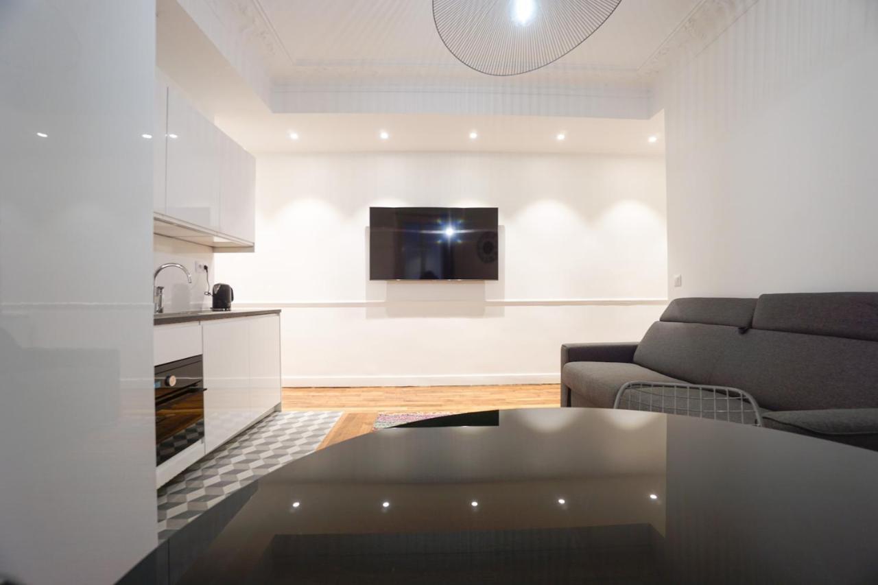 Apartamento Large Flat At 2 Steps From The Eiffel Tower París Exterior foto