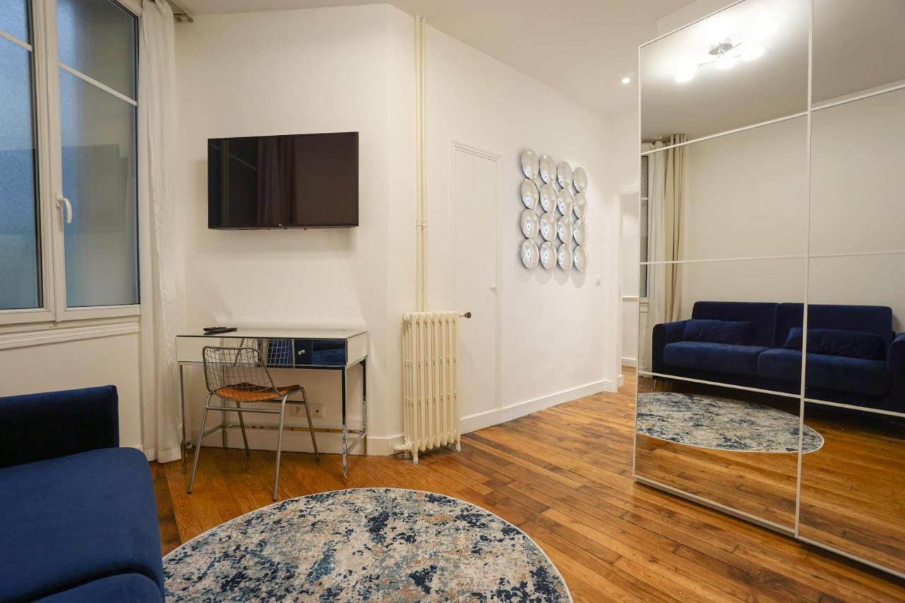 Apartamento Large Flat At 2 Steps From The Eiffel Tower París Exterior foto