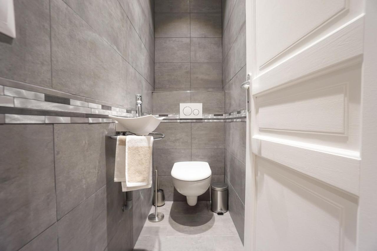 Apartamento Large Flat At 2 Steps From The Eiffel Tower París Exterior foto